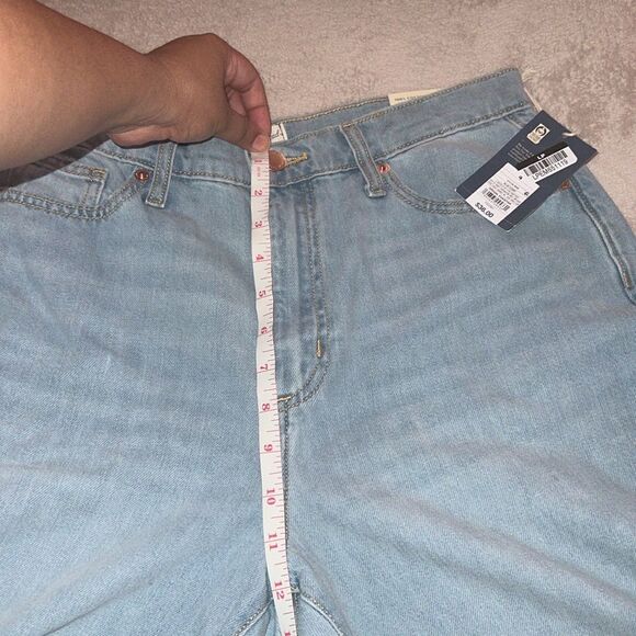 Universal Thread Women's Mid-Rise Boyfriend Jeans Light Wash 4R NWT - Picture 5 of 6